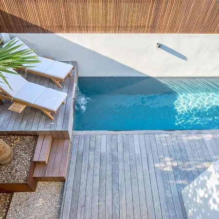 Iris - Vue A Pied Piscine Chauffee Et Jacuzzi